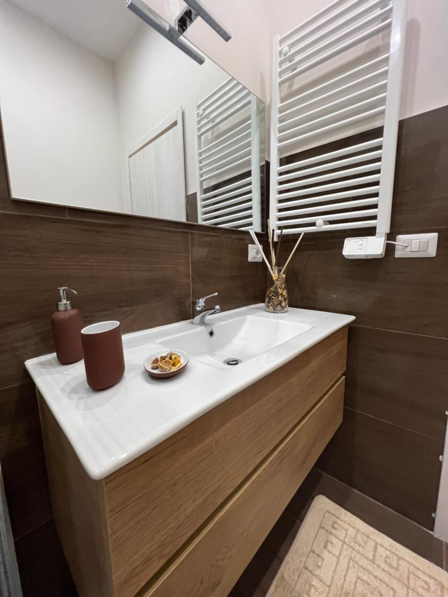 Appartement L'Ospite Napoletano à Naples Extérieur photo